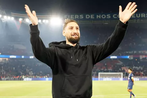 "غاضب قليلًا ولكن".. دوناروما يكشف سر تأقلمه السريع مع مانشستر سيتي